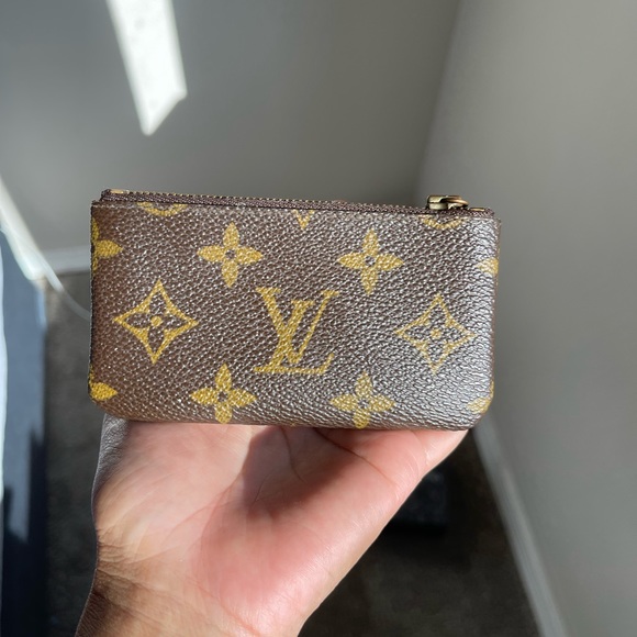 Authentic LOUIS VUITTON
Monogram Key Pouch pre-owned - Picture 6 of 16